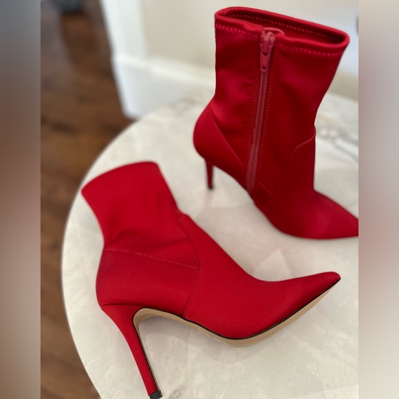 Bright red, satin booties from Aldo in a size 7.5. Never worn! - Picture 4 of 7